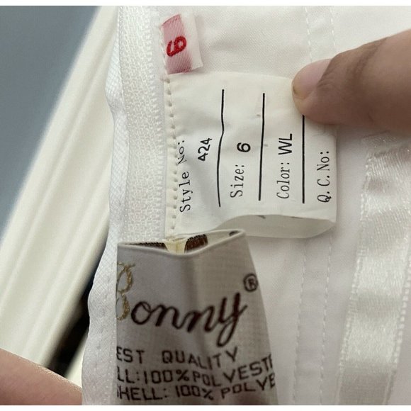 Beautifully Designed Bonny Bridal Wedding Dress with Veil, Slip, Garment Bag - Picture 8 of 12